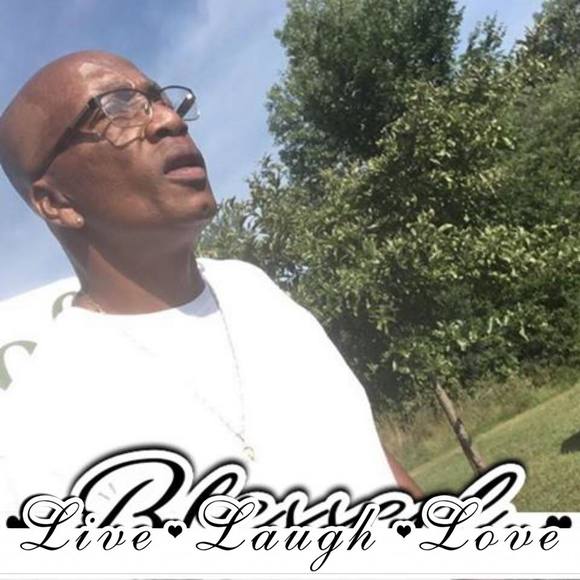 Meet your Posher, Ladell - Picture 1 of 1